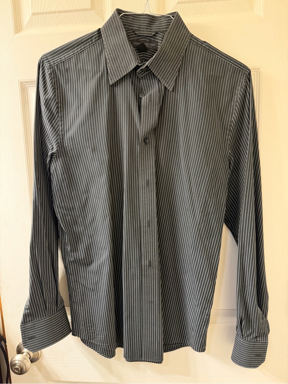 Men's med Express Design studio Black Pinstripe Long-Sleeve Dress Shirt